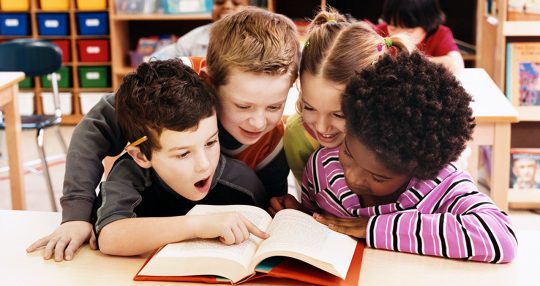 Abre la mente de tu hijo viajando por los mundos literarios