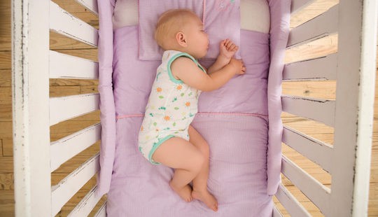 Sueños felices y seguros para los bebés