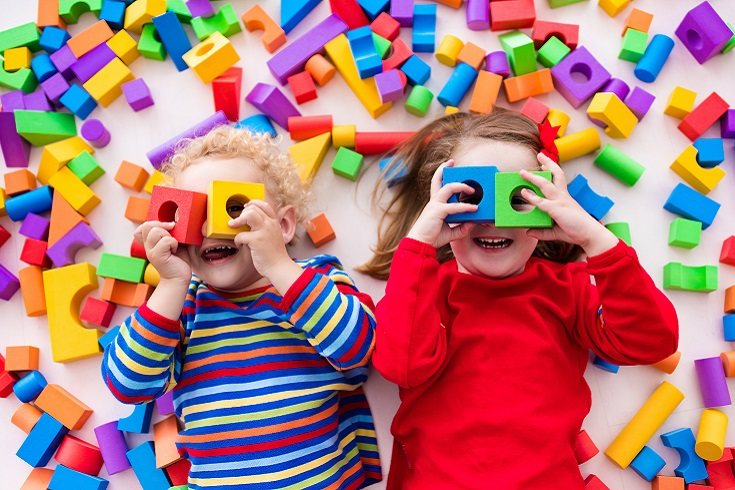 La Jerarquía de necesidades de Abraham H. Maslow enumera cinco niveles de desarrollo humano