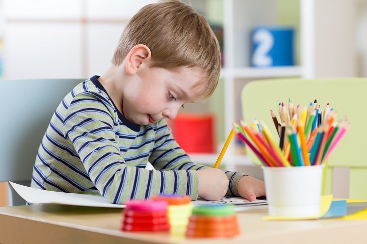 Es aconsejable que los niños puedan dibujar lo que ellos quieran de una manera libre