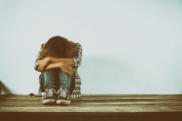 Dicha autolesión puede producirse a causa de un problema emocional que sufre el adolescente
