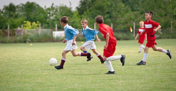 El fútbol fomenta el compañerismo