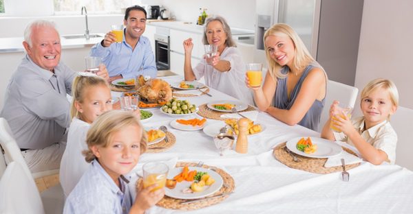 Comida familiar para celebrar el Día del Padre