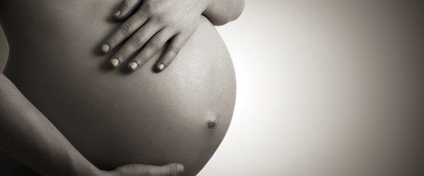 El masaje perineal evita o minimiza el riesgo de traumas durante el parto