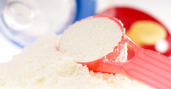 Leche en polvo para preparar un biberón