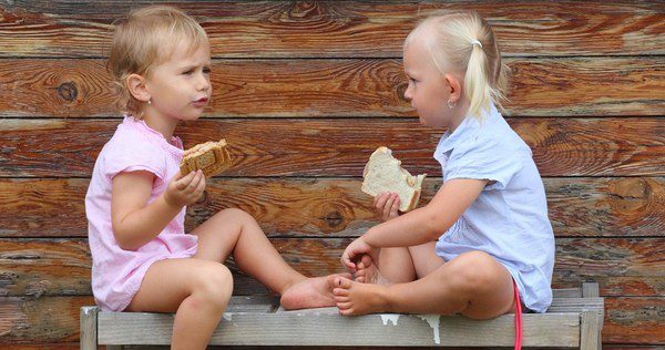 Se puede acordar con los niños qué es lo que quieren comer