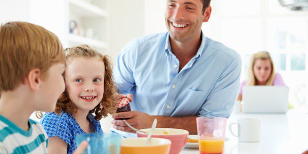 Es importante enseñarles desde pequeños qué pueden comer y qué no