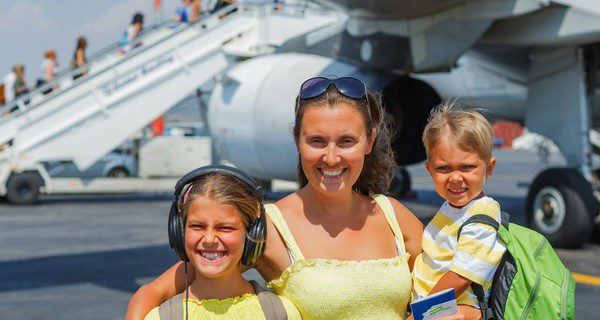 Los padres tienen que explicar a los niños lo que es el jet lag