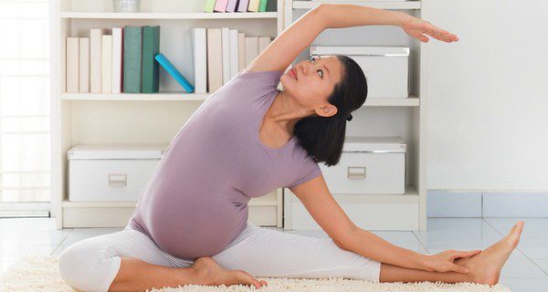 El yoga alivia los dolores de la parte baja de la espalda