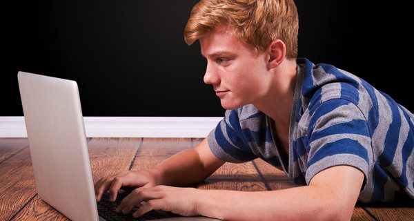  Debes intentar que tu hijo no comparta datos personales en Twitter