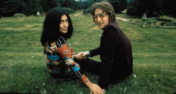 La madre de John Lennon falleció cuando él tenía 17 años