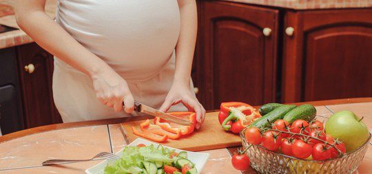 Controla tu alimentación para mantener tu salud y la de tu bebé en buen estado