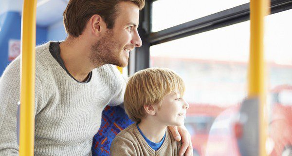 En el autobús urbano el niño será un ciudadano más