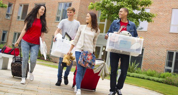 Alquila una habitación en un piso compartido o quédate en una residencia de estudiantes