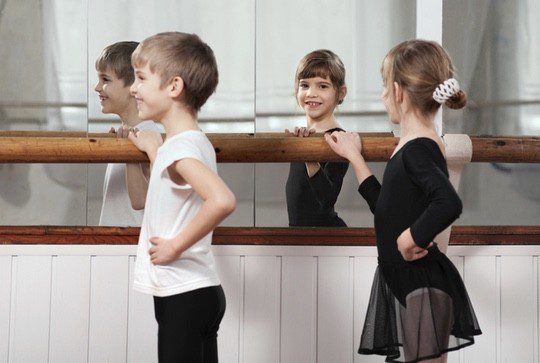 El ballet es un deporte que realizan tanto niños como niñas