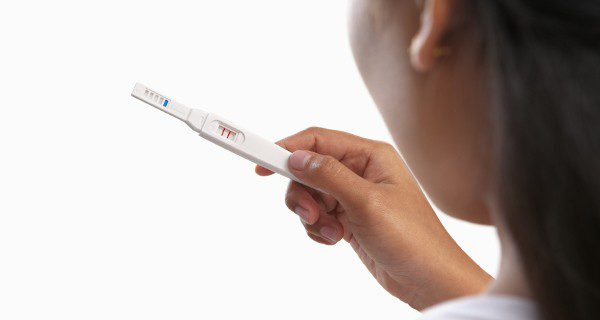 El número de óvulos se reduce con la edad, por eso cuesta más quedarse embarazada
