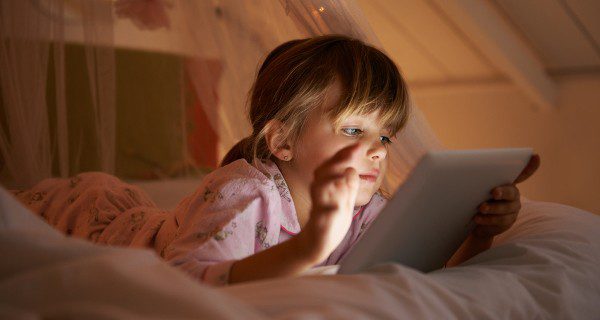 El exceso de tiempo frente a la tablet supone un riesgo para la vista, aunque estén especialmente preparadas para niños