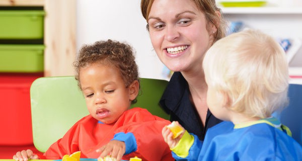 Es importante conocer las actividades que realizan y también las comidas que puedan dar a nuestro hijo