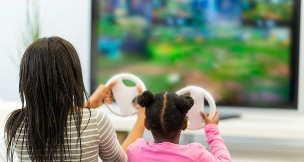 Tanto adultos como niños podemos disfrutar de jugar a la consola