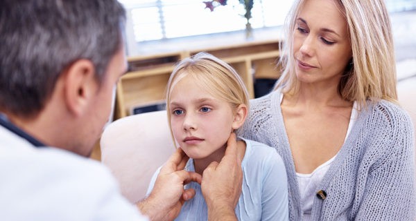 Consultaremos al pediatra la mejor medicación para el caterro en niños