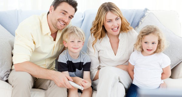 Los padres debemos limitar las horas que los niños ven televisión