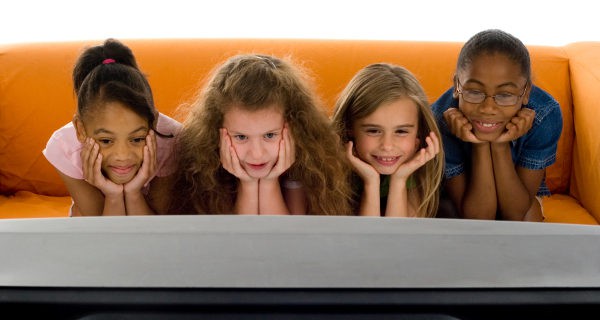 Muchas cadenas de televisión respetan poco el horario infantil