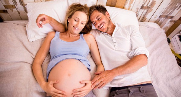 Poco a poco veremos cómo la barriga crece y el bebé se mueve dentro de nosotras