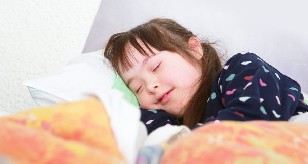 Dormir reduce la irritabilidad en niños, y ayuda a mejorar el aprendizaje
