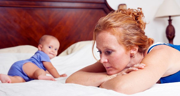 Mujer con depresión posparto