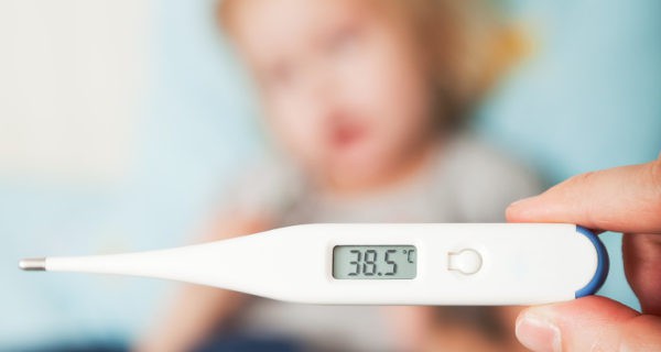 Termómetro con fiebre