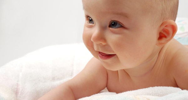 Bebé sonriendo