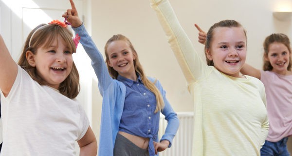 Niñas en clase de teatro