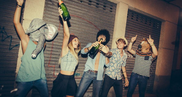 Adolescentes de fiesta