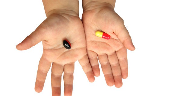 niño con medicamentos