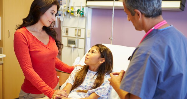 Niña en el hospital