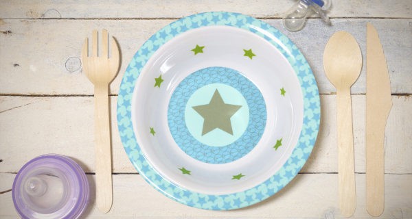 plato y cubiertos de bebé