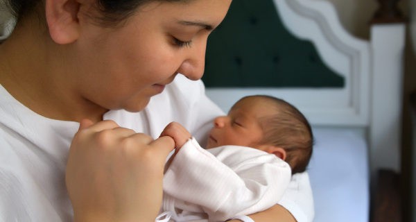 madre y recién nacido