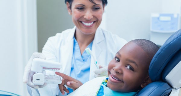 niño en el dentista