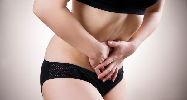 dolor abdominal mujer