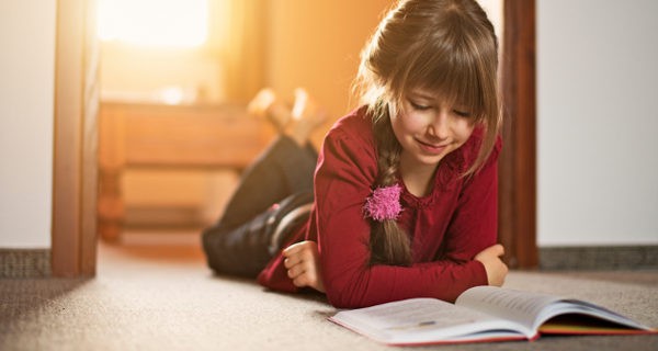 niña leyendo