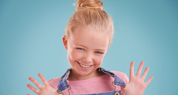 niña con moño de bailarina