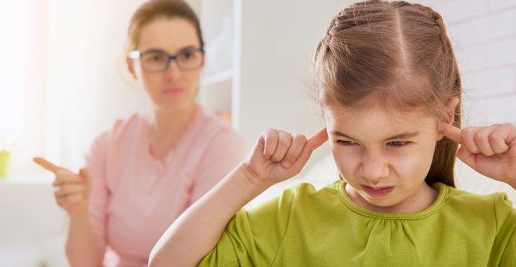 Si un niño no entiende por qué se le riñe, o nuestro estilo es demasiado autoritario, se verá más frustrado