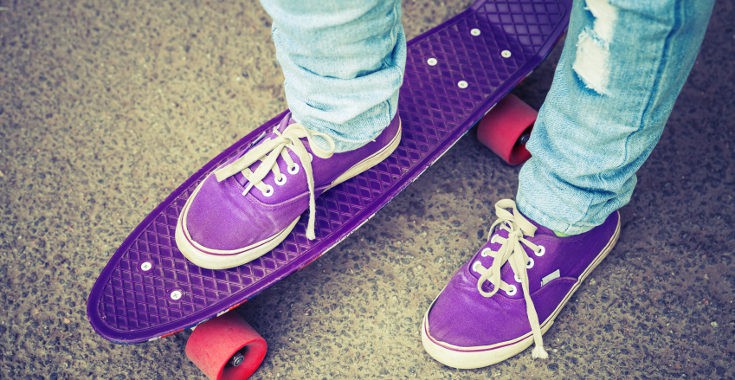 Muchos médicos alertan del riesgo de caída de las zapatillas con ruedas