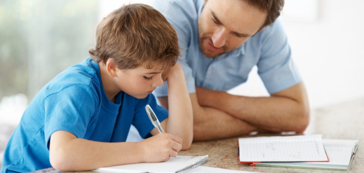 Implícate más en el ámbito educativo de tus hijos para que vean que confías en ellos