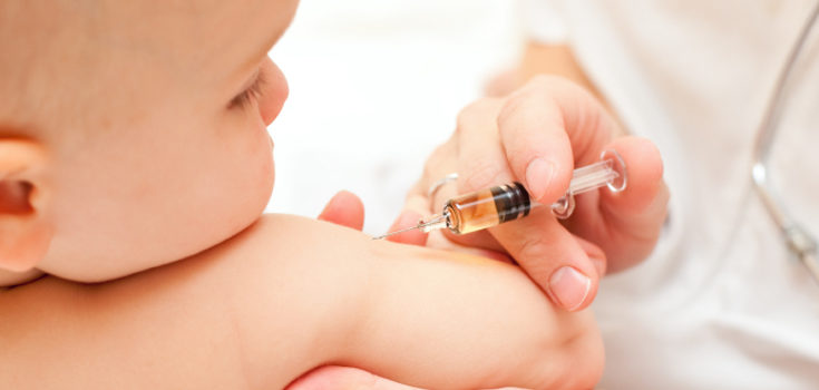 A los 6 meses tendremos que poner a los niños dos de sus vacunas
