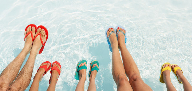 Recuerda utilizar siempre chanclas para prevenir los hongos en los lugares húmedos