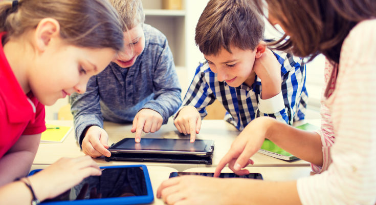 Los niños no deberían usar la tablet más de 2 horas diarias