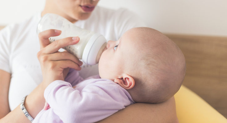 Podemos ir incluyendo nuevos alimentos en la dieta del bebé de 5 meses