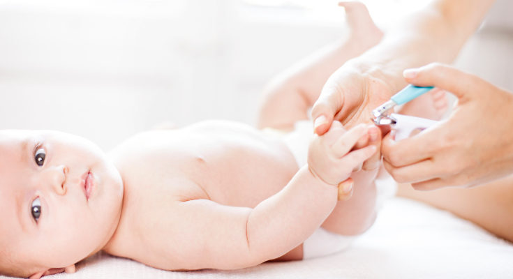 Utilizar cortauñas especiales para bebés asegura que no les vayamos a hacer daño