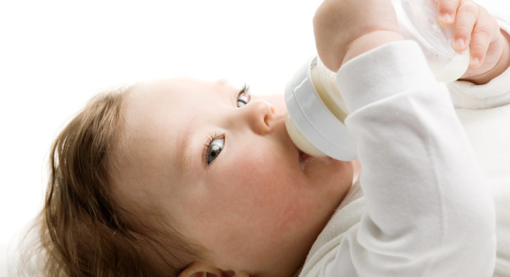 Algunos pediatras recomiendan empezar con los cereales a los 4 meses, pero depende de cada bebé